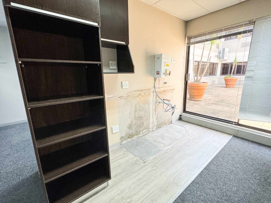 To Let Commercial Property for Rent in Mowbray Western Cape